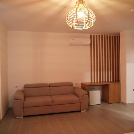 Serenity In Hotel เลเจอ ภายนอก รูปภาพ
