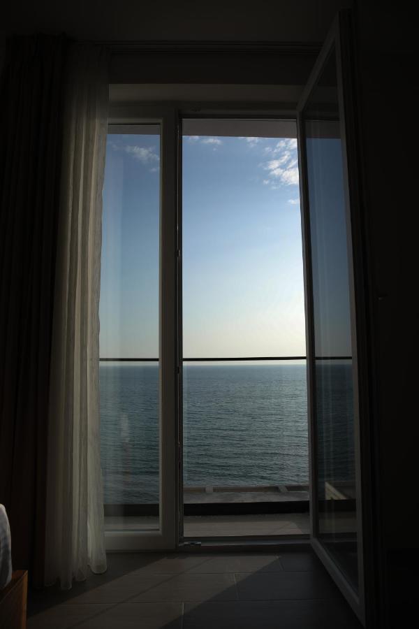 Serenity In Hotel เลเจอ ภายนอก รูปภาพ