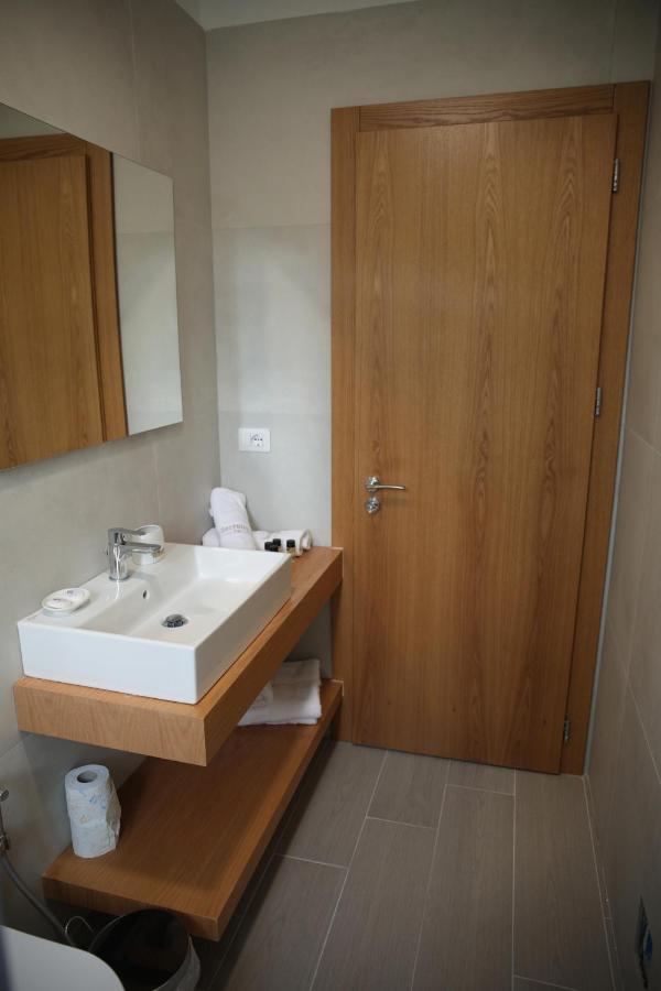 Serenity In Hotel เลเจอ ภายนอก รูปภาพ